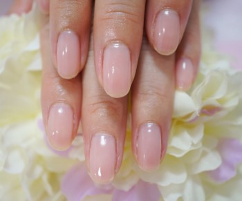 美爪が映える桜貝のようなピンクのワンカラーネイル 成増3分のネイル フェイシャルサロンcenbless センブレス