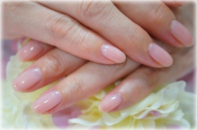 美爪が映える桜貝のようなピンクのワンカラーネイル 成増3分のネイル フェイシャルサロンcenbless センブレス
