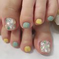 Cenbless　成増フェイシャル＆ネイルサロン　初夏に向けて楽しみたいイエロー×グリーンフットネイル