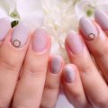 Cenbless　成増フェイシャル＆ネイルサロン　清楚なグレージュ系＆パールのオフィスネイル
