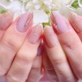 カラフル3色使いも上品に♪大人可愛いフラワーネイル