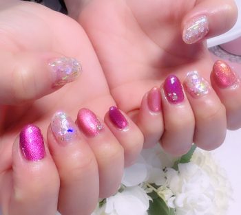 Cenbless　成増フェイシャル＆ネイルサロン　ピンクがお好きなお客様♪プリズムマグネットネイルにご満悦☆