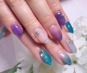 Cenbless　成増フェイシャル＆ネイルサロン　左右アシンメトリーネイル♪梅雨時期にもぴったりなパープル×グリーンの紫陽花カラー