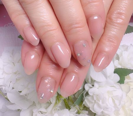 Cenbless　成増フェイシャル＆ネイルサロン　うるちゅるん♪と艶が可愛いヌーディーネイルに上品なオーロラの煌めき☆
