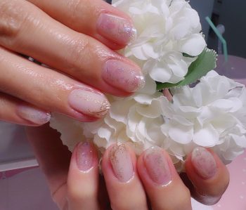 Cenbless　成増フェイシャル＆ネイルサロン　透明感ある煌めきで指先から涼やかに♪ニュアンスネイル