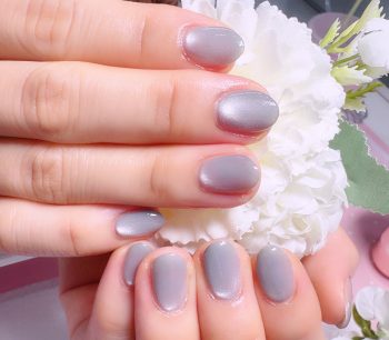 Cenbless　成増フェイシャル＆ネイルサロン　お洒落なアイスグレーの微粒子マグネットネイル