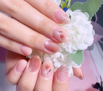 Cenbless　成増フェイシャル＆ネイルサロン　ご結婚おめでとうございます！ブライダル挙式に♪上品フラワーのブライダルネイル