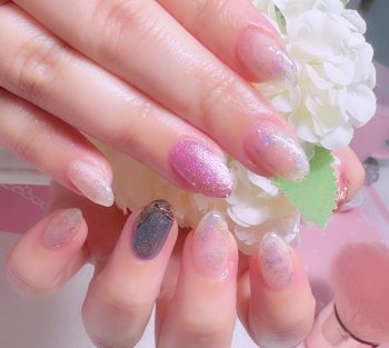 Cenbless　成増フェイシャル＆ネイルサロン　やわらかニュアンスのキラキラ定額ネイルデザインをカラーチェンジ！