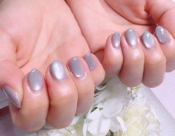 Cenbless　成増フェイシャル＆ネイルサロン　お洒落なアイスグレーの微粒子マグネットネイル