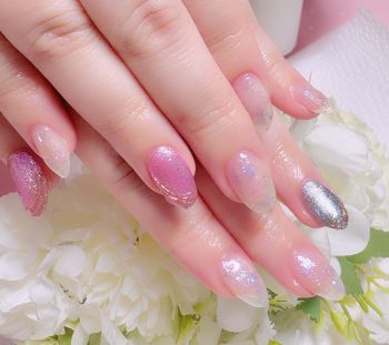 Cenbless　成増フェイシャル＆ネイルサロン　やわらかニュアンスのキラキラ定額ネイルデザインをカラーチェンジ！