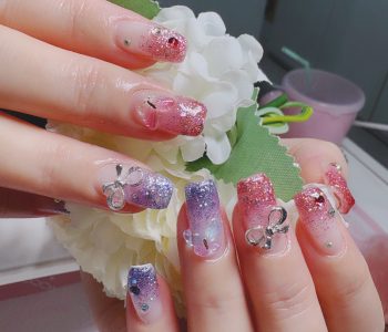 Cenbless　成増フェイシャル＆ネイルサロン　紫陽花カラーのパープル＆ピンクをキラキラなラメグラデーションネイルで♪