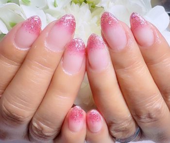 Cenbless　成増フェイシャル＆ネイルサロン　たまにはシンプルに？上品なピンク系ラメグラデーションネイル