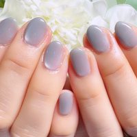 Cenbless　成増フェイシャル＆ネイルサロン　お洒落なアイスグレーの微粒子マグネットネイル