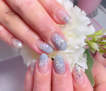 成増徒歩3分のフェイシャルエステ・ネイルサロン ビューティスタジオCenbless（センブレス）　オーロラ×ホロフラワーで涼やかに♪夏のキラキラフラワーネイル