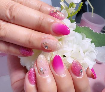 Cenbless　成増フェイシャル＆ネイルサロン　鮮やかなローズピンクで華やかに♪夏のピンクグラデーションネイル