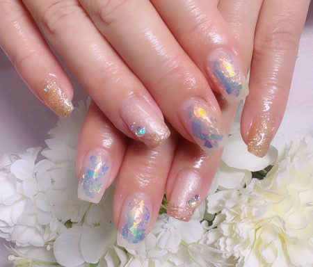Cenbless　成増フェイシャル＆ネイルサロン　夏の煌めきを先取り！オーロラフレークのキラキラネイル
