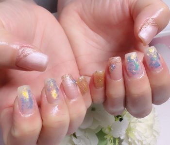 Cenbless　成増フェイシャル＆ネイルサロン　夏の煌めきを先取り！オーロラフレークのキラキラネイル