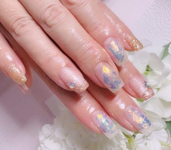 Cenbless　成増フェイシャル＆ネイルサロン　夏の煌めきを先取り！オーロラフレークのキラキラネイル
