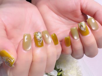 成増徒歩3分のフェイシャルエステ・ネイルサロン ビューティスタジオCenbless（センブレス）　お洒落な大人女性にぴったりのカーキ系ネイル♪艶消しマットとオーロラの煌めきに大人気の微粒子マグネット