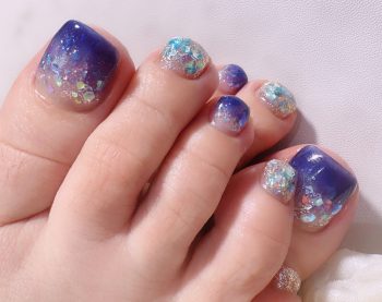 Cenbless　成増フェイシャル＆ネイルサロン　夏日が続きサンダルの出番も増えてくる毎日に！気分UPの鮮やかブルーネイル♪
