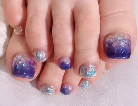 Cenbless　成増フェイシャル＆ネイルサロン　夏日が続きサンダルの出番も増えてくる毎日に！気分UPの鮮やかブルーネイル♪