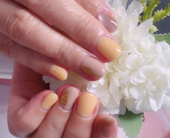 Cenbless　成増フェイシャル＆ネイルサロン　直感で即決！くすみイエロー×ベージュピンクの晩夏ネイル