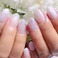 成増徒歩3分のフェイシャルエステ・ネイルサロン ビューティスタジオCenbless（センブレス）　夏の日差しに負けない爽やかホワイト！パールホワイト＆ギラギララメネイル