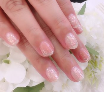 成増徒歩3分のフェイシャルエステ・ネイルサロン ビューティスタジオCenbless（センブレス）　オフィスにも馴染むやわらかな煌めき♪ちゅるんと可愛いオーロラネイル