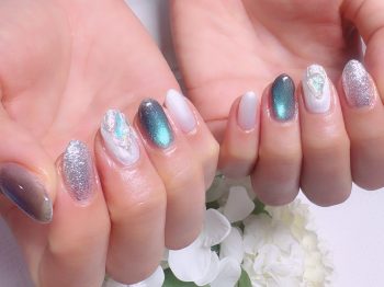 Cenbless　成増フェイシャル＆ネイルサロン　奥行きと煌めきが共演する晩夏エメラルドネイル☆