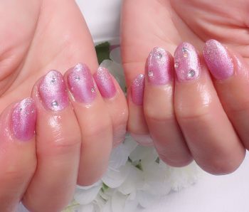 Cenbless　成増フェイシャル＆ネイルサロン　上品ピンクネイルにクリスタルストーンの煌めき♪