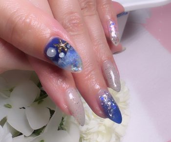 Cenbless　成増フェイシャル＆ネイルサロン　　海の煌めきを指先に 夏モチーフで楽しむ海＆波ネイル