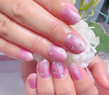Cenbless　成増フェイシャル＆ネイルサロン　上品ピンクネイルにクリスタルストーンの煌めき♪