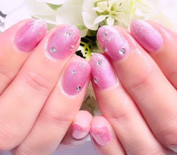 Cenbless　成増フェイシャル＆ネイルサロン　上品ピンクネイルにクリスタルストーンの煌めき♪