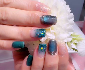 Cenbless　成増フェイシャル＆ネイルサロン　晩夏の煌めきネイル☆エメラルドグリーンのキャッツアイ