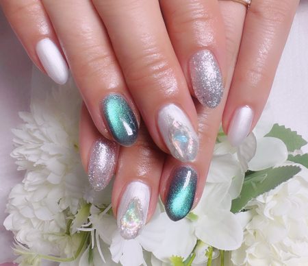 Cenbless　成増フェイシャル＆ネイルサロン　奥行きと煌めきが共演する晩夏エメラルドネイル☆