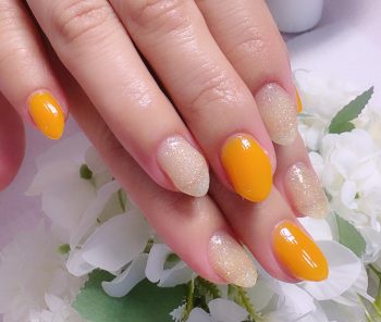 成増徒歩3分のフェイシャルエステ・ネイルサロン ビューティスタジオCenbless（センブレス）　透け感カラーで軽やかに 夏の手元に映えるオレンジ×イエローネイル
