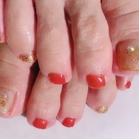 Cenbless　成増フェイシャル＆ネイルサロン　新作フットネイルデザイン！テラコッタ×ゴールドに抜け感のあるラメホロが煌めく足元に