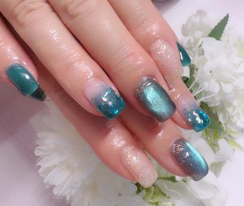 Cenbless　成増フェイシャル＆ネイルサロン　晩夏の煌めきネイル☆エメラルドグリーンのキャッツアイ
