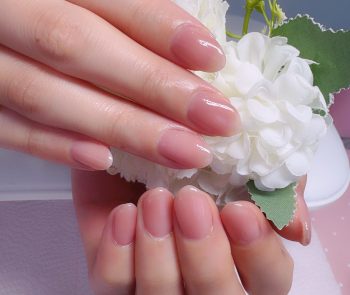 Cenbless　成増フェイシャル＆ネイルサロン　控えめローズオークルでしっとり美爪 艶感あふれるシアーワンカラー
