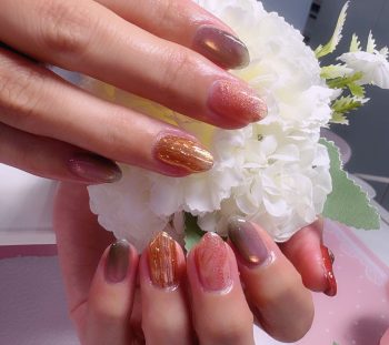 Cenbless　成増フェイシャル＆ネイルサロン　深みのあるニュアンスカラー×アンティーク調の落ち着きネイル