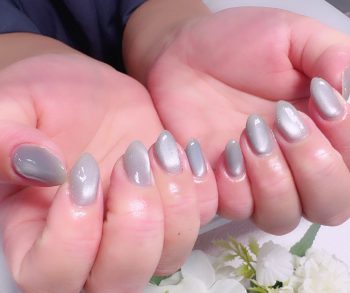 Cenbless　成増フェイシャル＆ネイルサロン　微粒子マグネットで魅せるアイスブルー シンプルでも際立つ上品な煌めきネイル