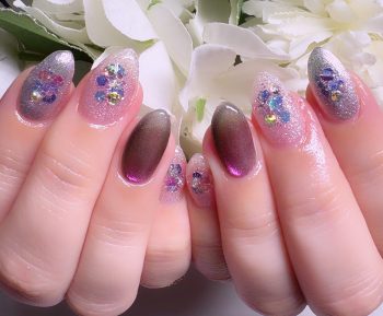 成増徒歩3分女性限定サロン|フェイシャル・プラズマ・ネイル ビューティスタジオCenbless(センブレス) プリズムマグネット×偏光オーロラ 黒×ピンクで魅せるキラキラネイル