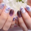 Cenbless　成増フェイシャル＆ネイルサロン　角度で変わる輝きが魅力！秋色プリズムが映えるハロウィン先取りネイル