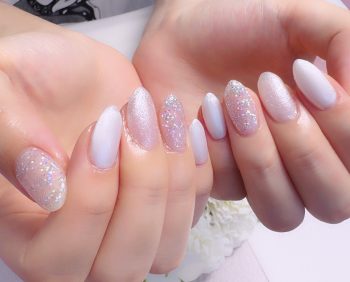 Cenbless　成増フェイシャル＆ネイルサロン　上品ホワイトパール×人気の大粒オーロラシルバーラメネイル