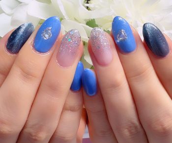 Cenbless 成増フェイシャル&ネイルサロン 人気の定額デザインをカラーチェンジ!ブルーで魅せる秋の大人ネイル