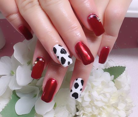 成増徒歩3分のフェイシャルエステ・ネイルサロン ビューティスタジオCenbless(センブレス) ボルドー×ダルメシアンで秋モードに♪華やかアレンジネイル