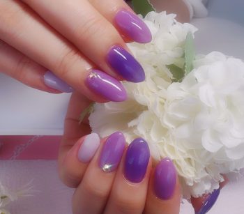 成増徒歩3分のフェイシャルエステ・ネイルサロン ビューティスタジオCenbless(センブレス) ライラックが映える上品ワンカラー♪特別な日にふさわしいパープルネイル
