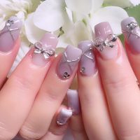 成増徒歩3分女性限定サロン｜フェイシャル・プラズマ・ネイル ビューティスタジオCenbless（センブレス）　モーヴ×ホワイトのふんわりグラデーション リボンパーツが映えるオリジナル秋ネイル