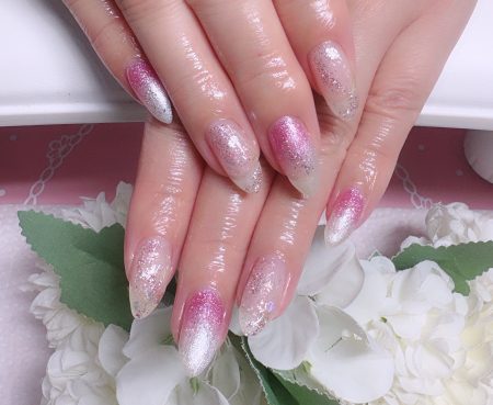 成増徒歩3分のフェイシャルエステ・ネイルサロン ビューティスタジオCenbless（センブレス）　パールホワイト×ピンクの輝きでやわらかく♪オーロラ満載のキラッキラネイル