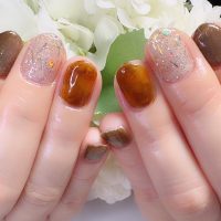 成増徒歩3分のフェイシャルエステ・ネイルサロン ビューティスタジオCenbless（センブレス）　ブラウンキャッツアイ×べっ甲アート！艶と深みの秋ネイル